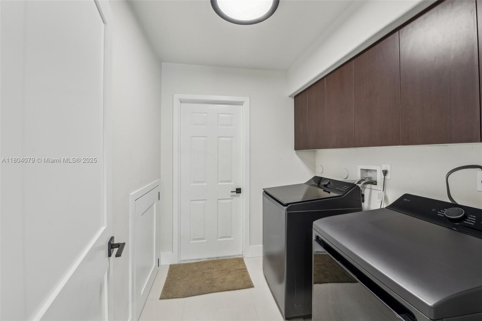 PRESERVE AT CHAPEL TRAIL - Residential Lease