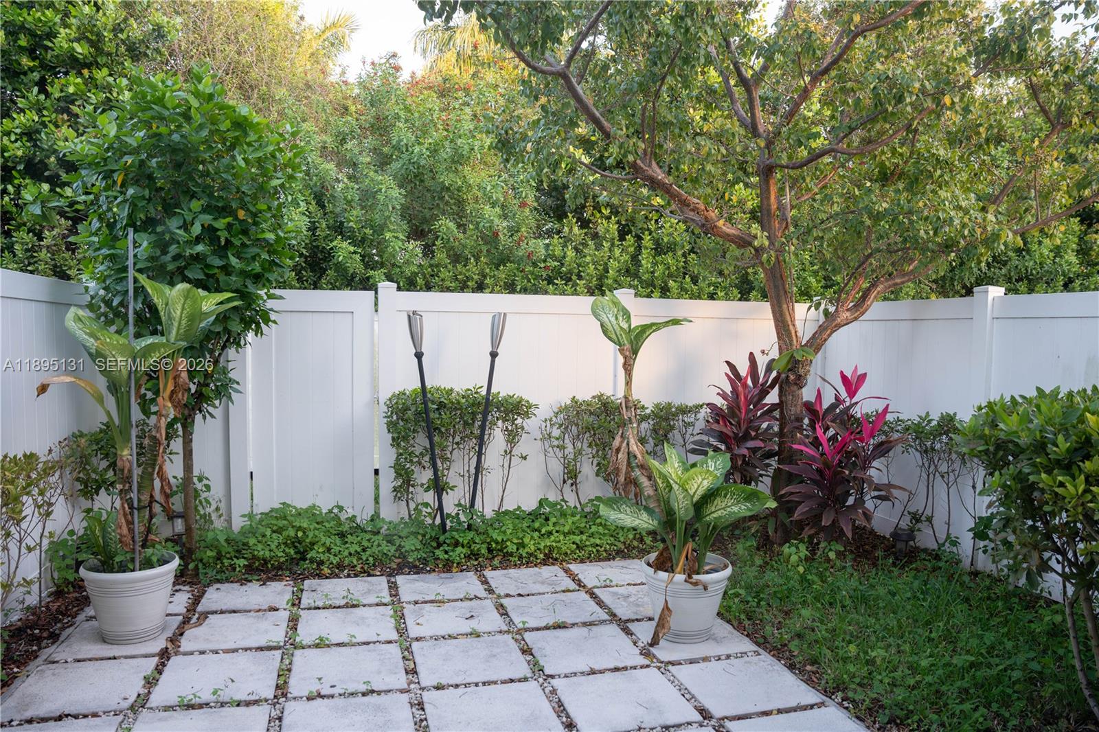 AQUABELLA NORTH REPLAT - Residential