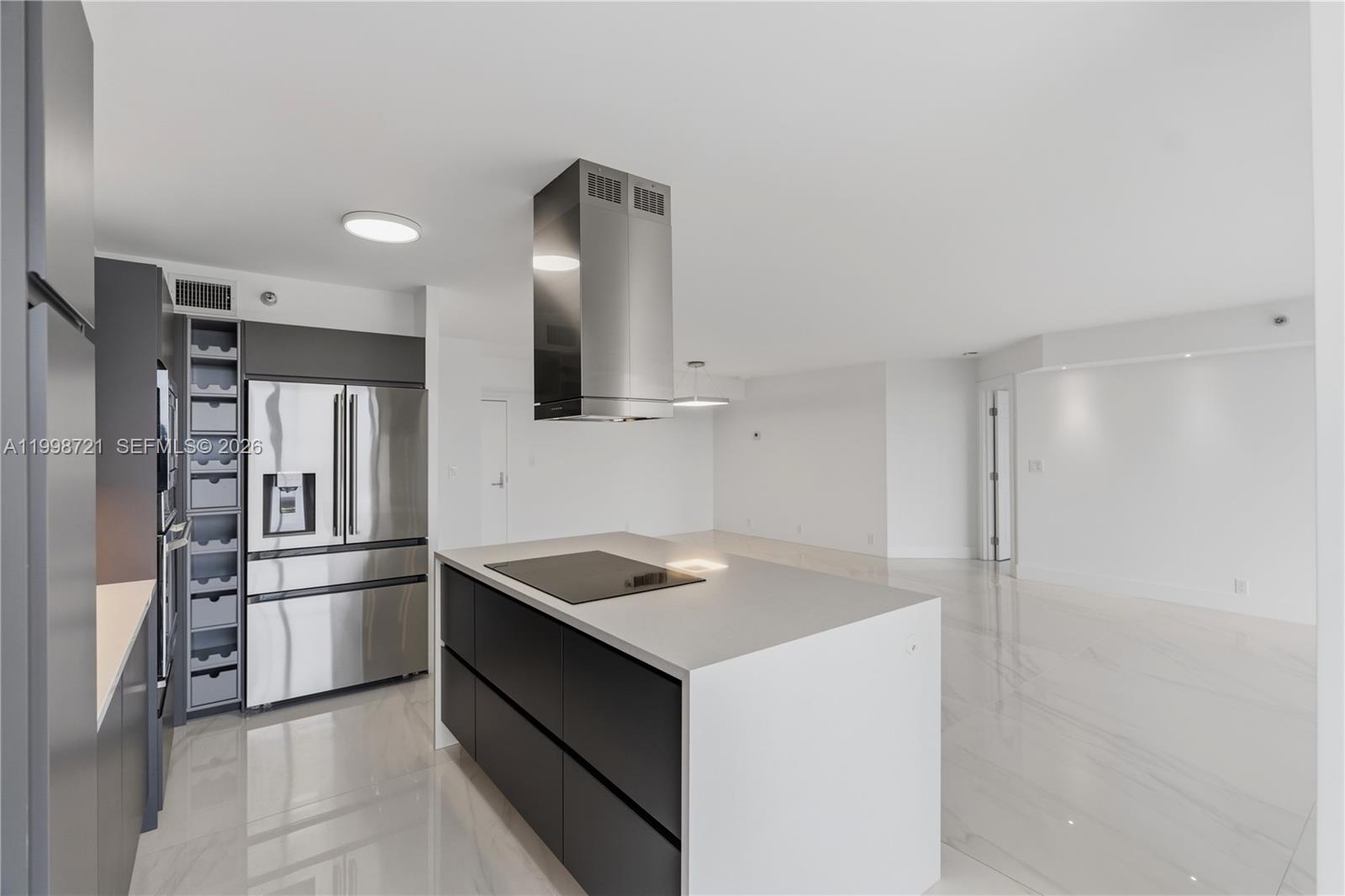 19101 NE 36th Ct 1811