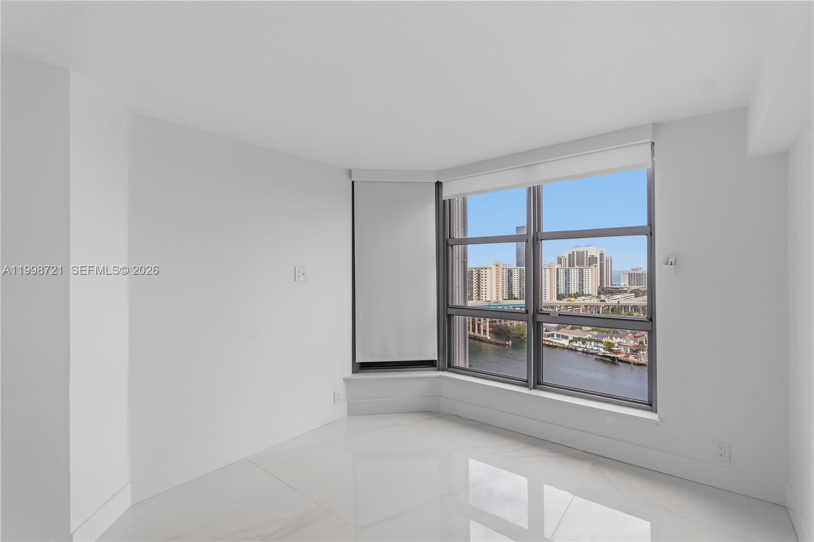 MYSTIC POINTE CONDO NO TH - Residential Lease