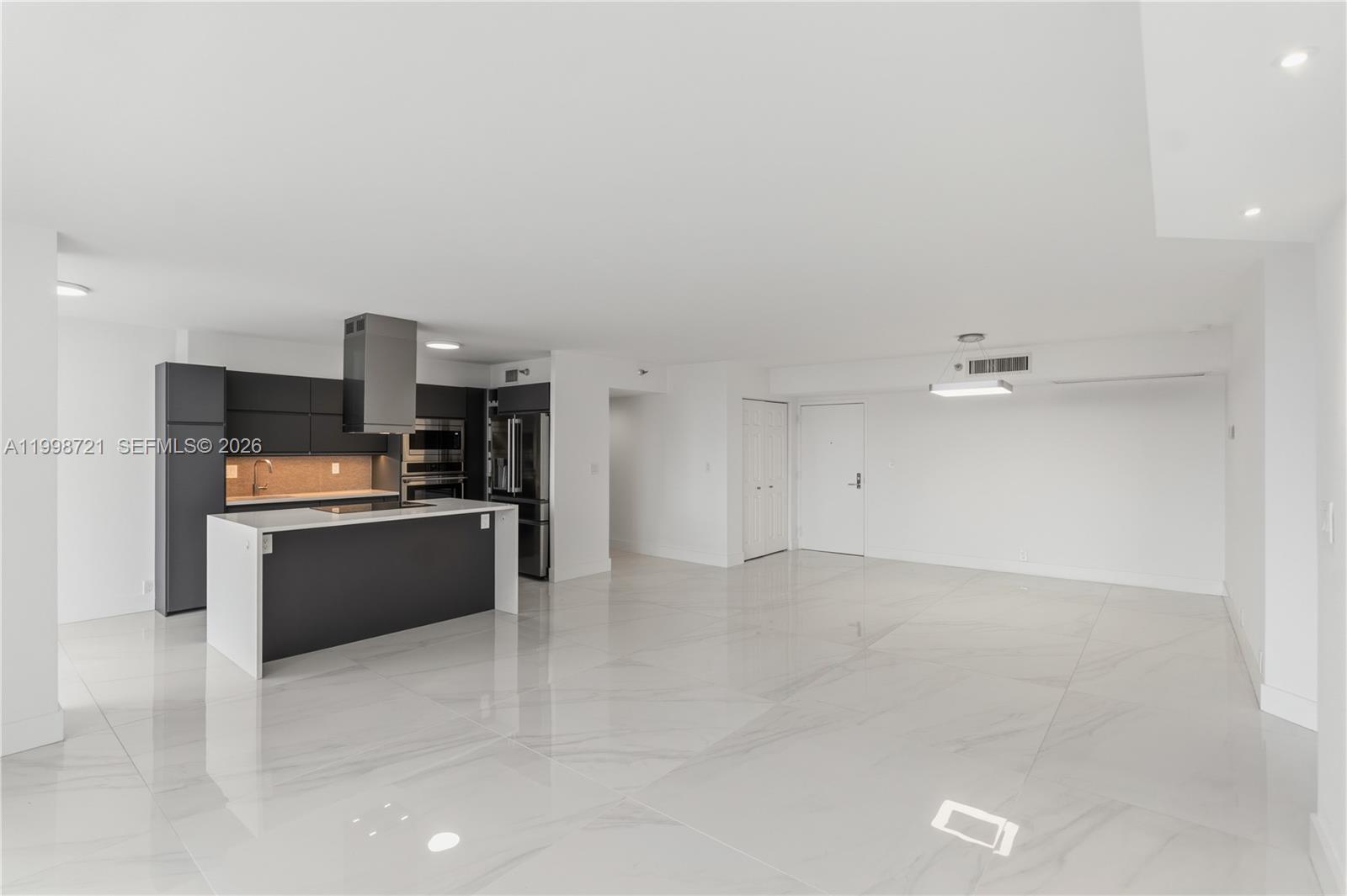 MYSTIC POINTE CONDO NO TH - Residential Lease