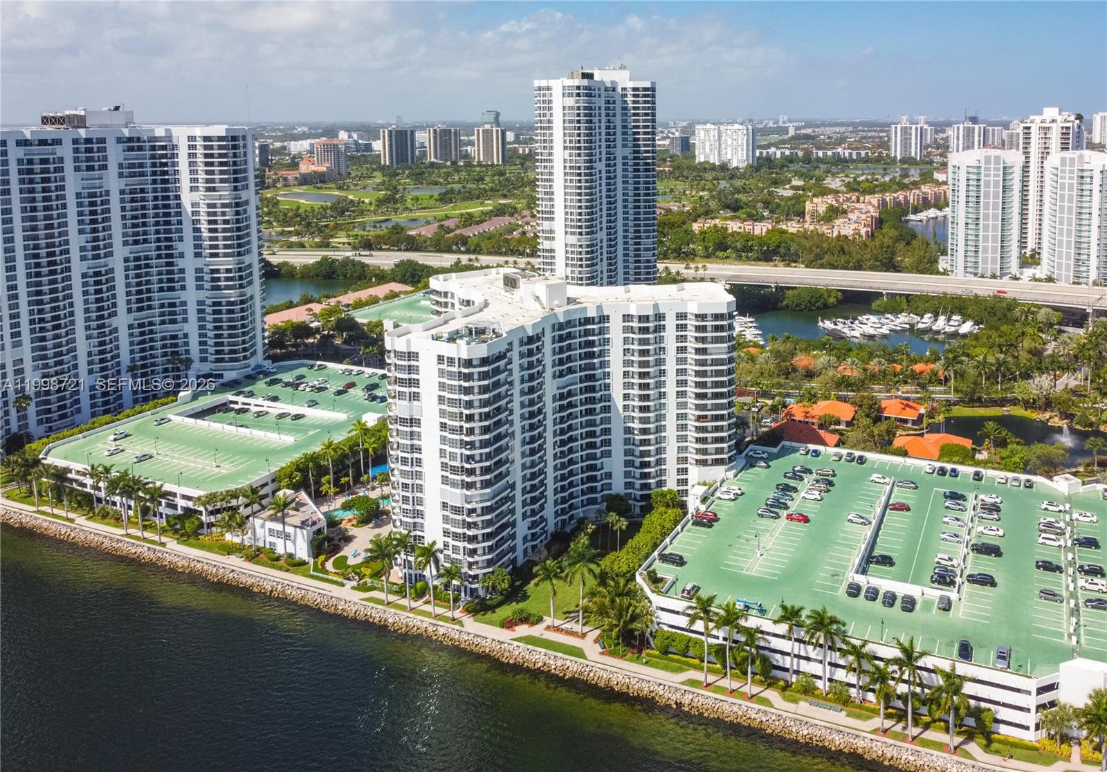 MYSTIC POINTE CONDO NO TH - Residential Lease