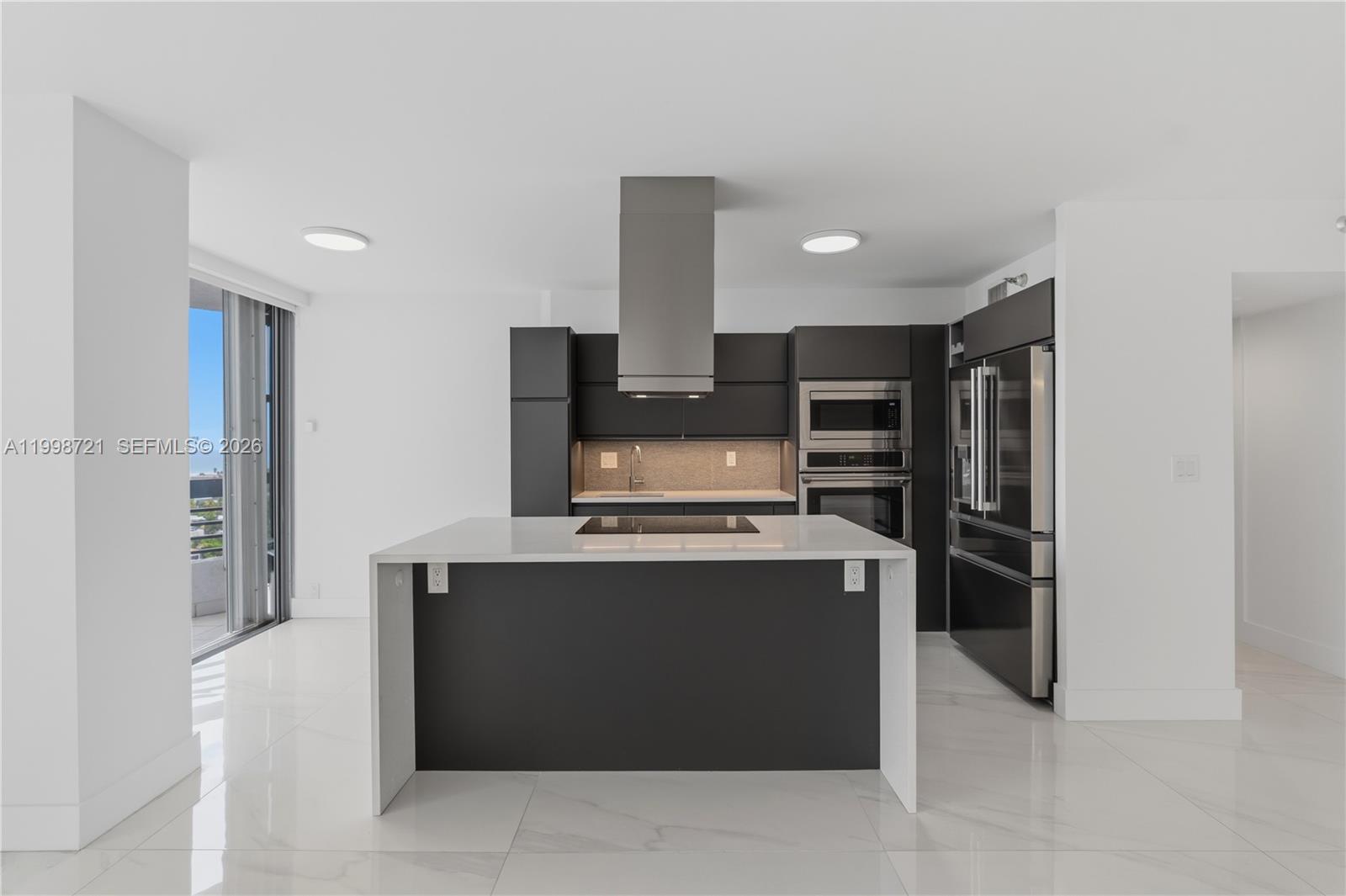 19101 NE 36th Ct 1811