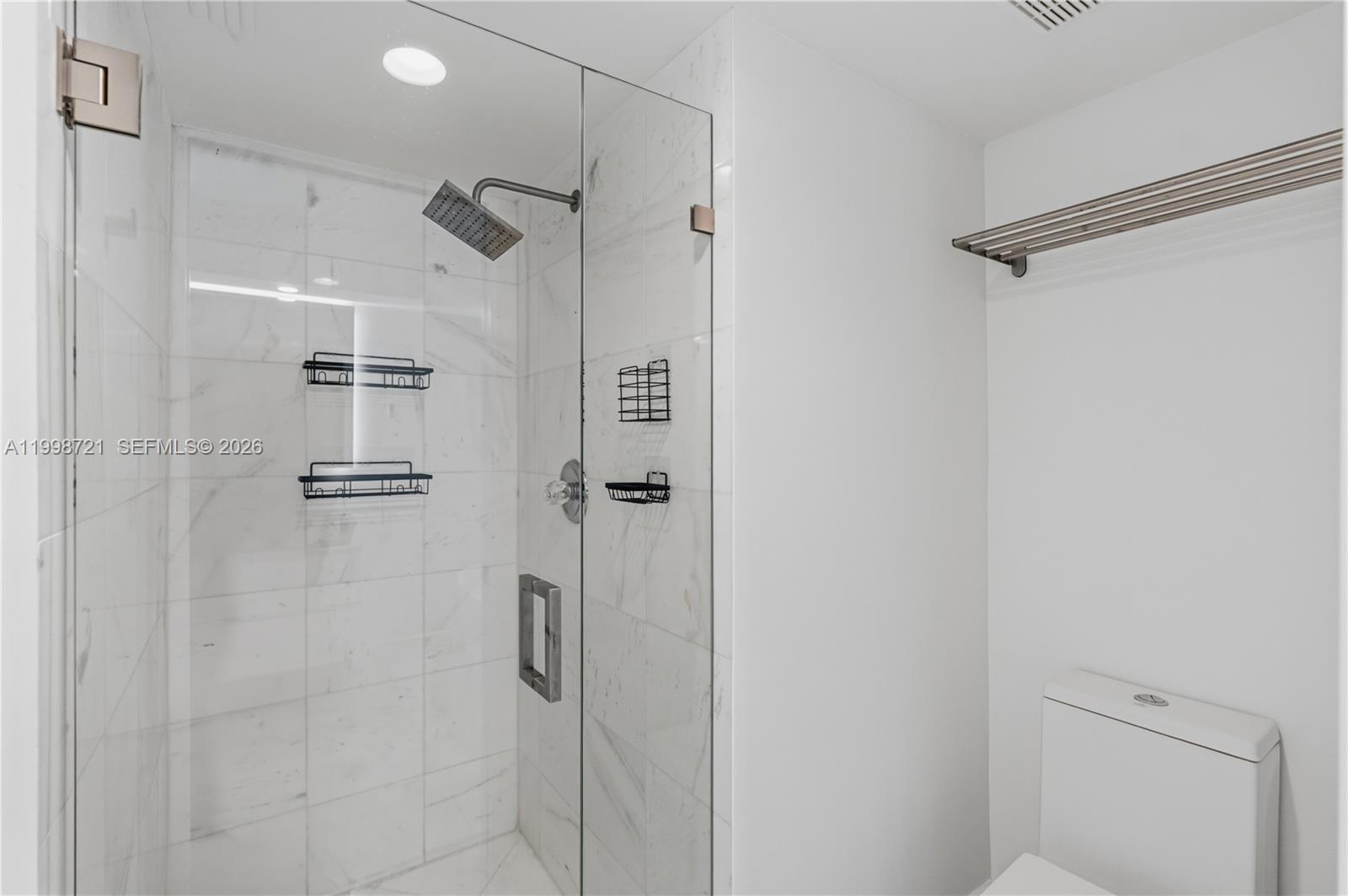 MYSTIC POINTE CONDO NO TH - Residential Lease