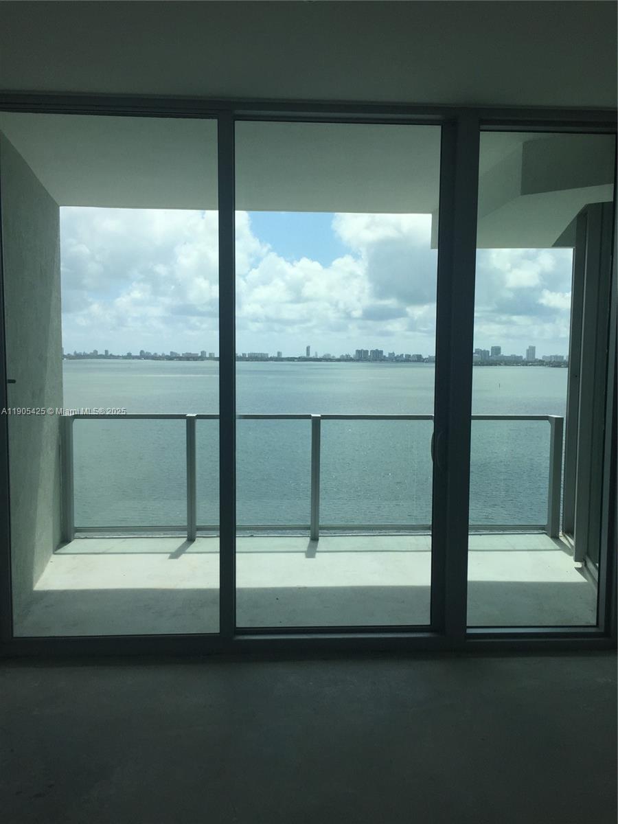 BISCAYNE BEACH - Residential