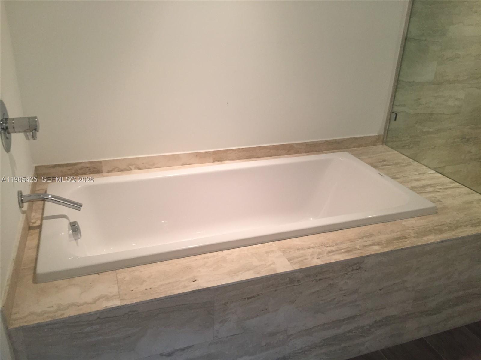 BISCAYNE BEACH - Residential