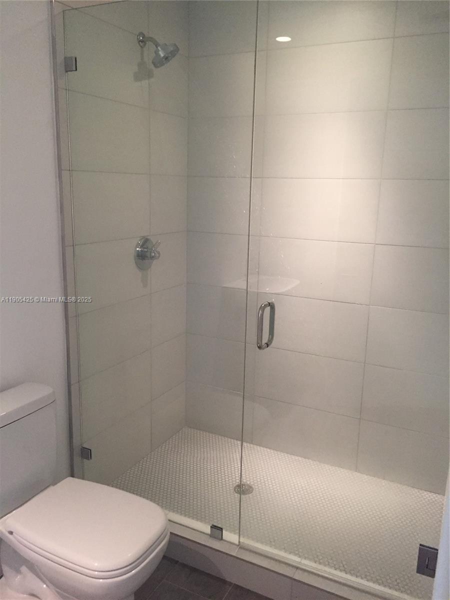 BISCAYNE BEACH - Residential