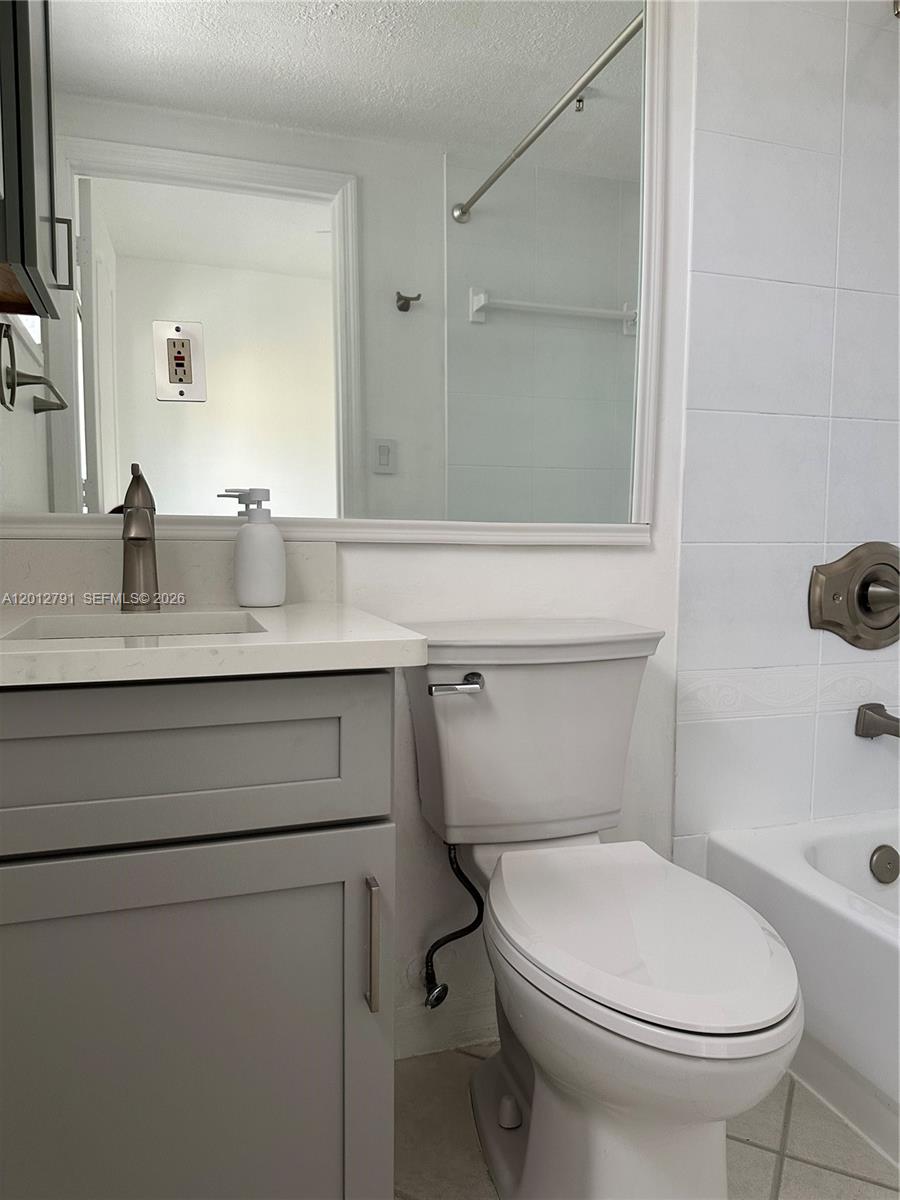 3051 SW 27th Ave 205