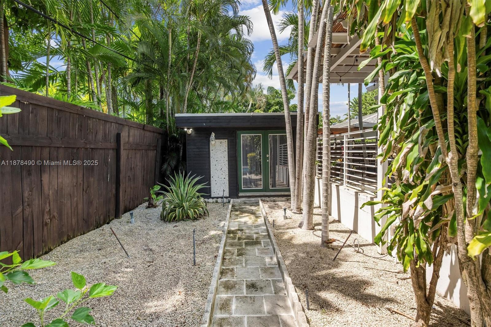 DAVIS HARBOR - Residential