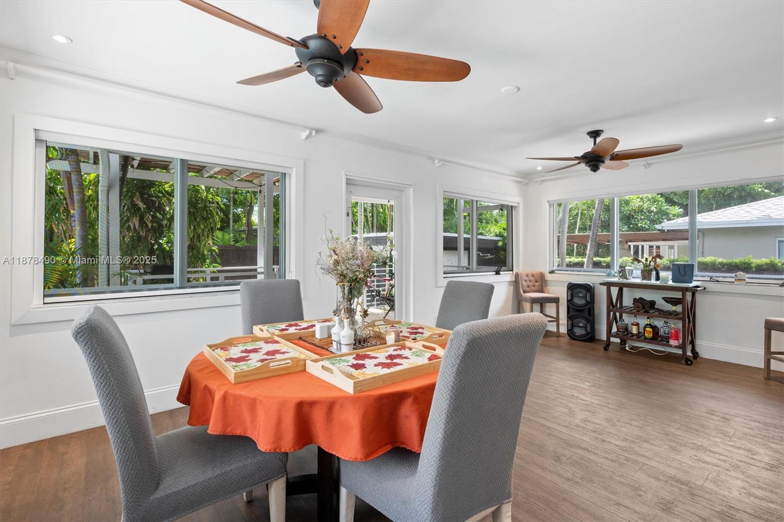 DAVIS HARBOR - Residential