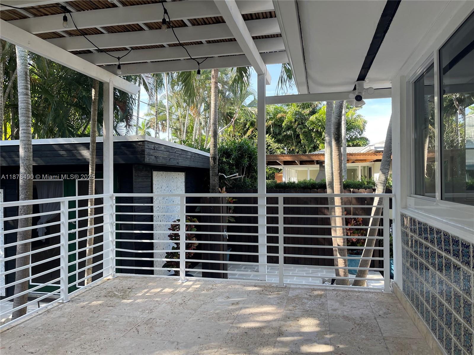 DAVIS HARBOR - Residential