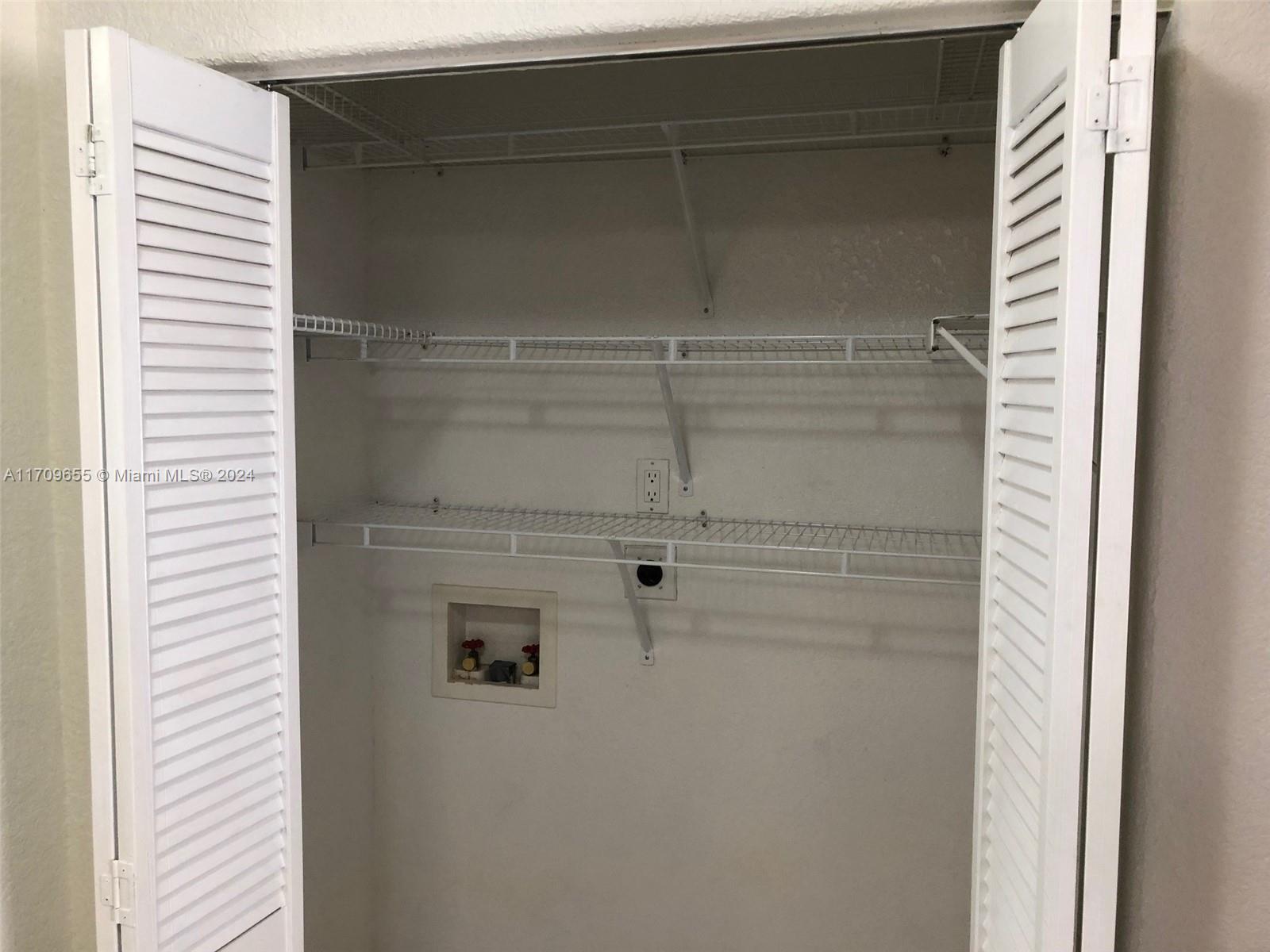 SPANISH TRACE CONDO - Residential Lease