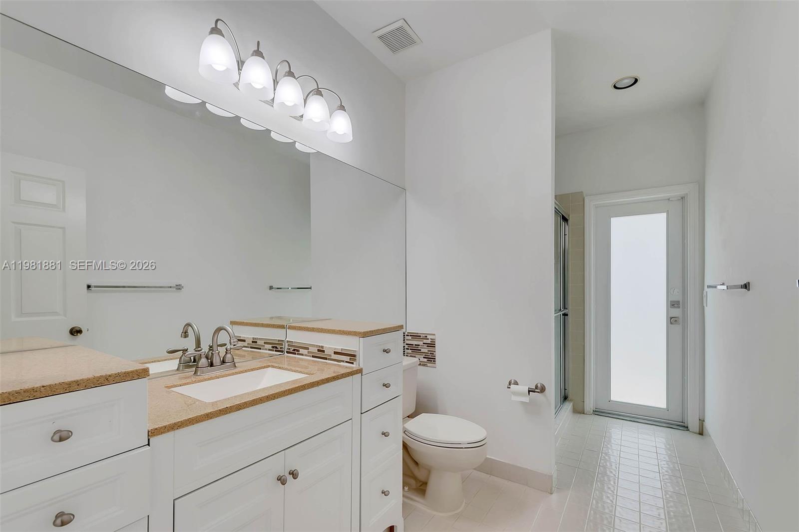 CHAPEL TRAIL REPLAT SECTI - Residential Lease