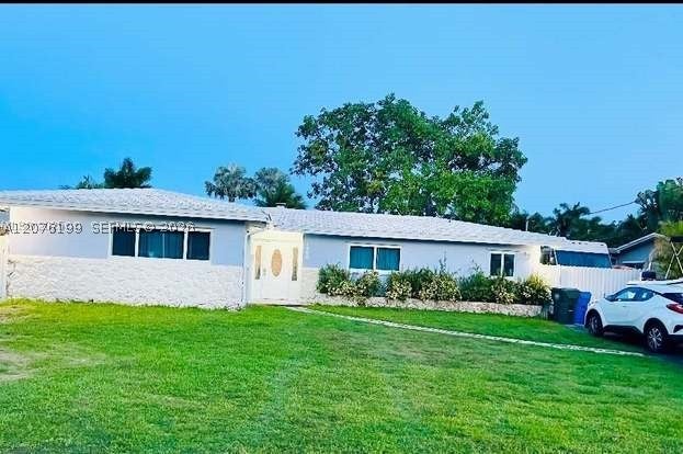 1980 NW 33rd Ct