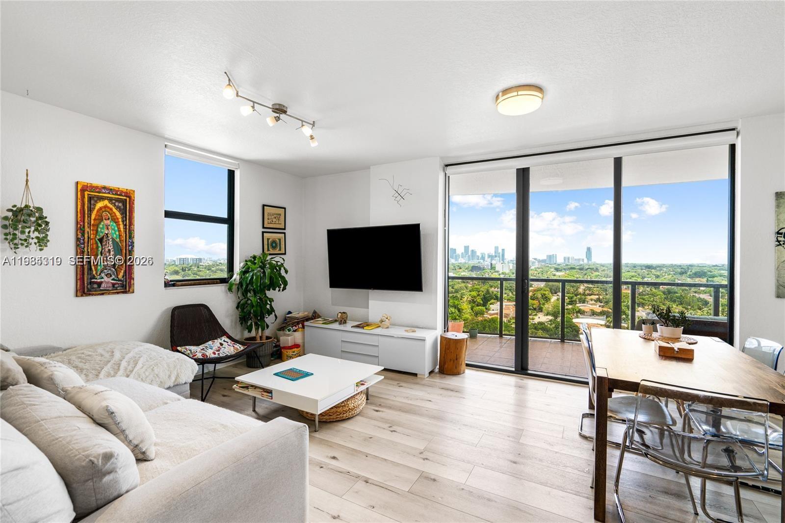 THE LUXOR RESIDENCES COND - Residential Lease