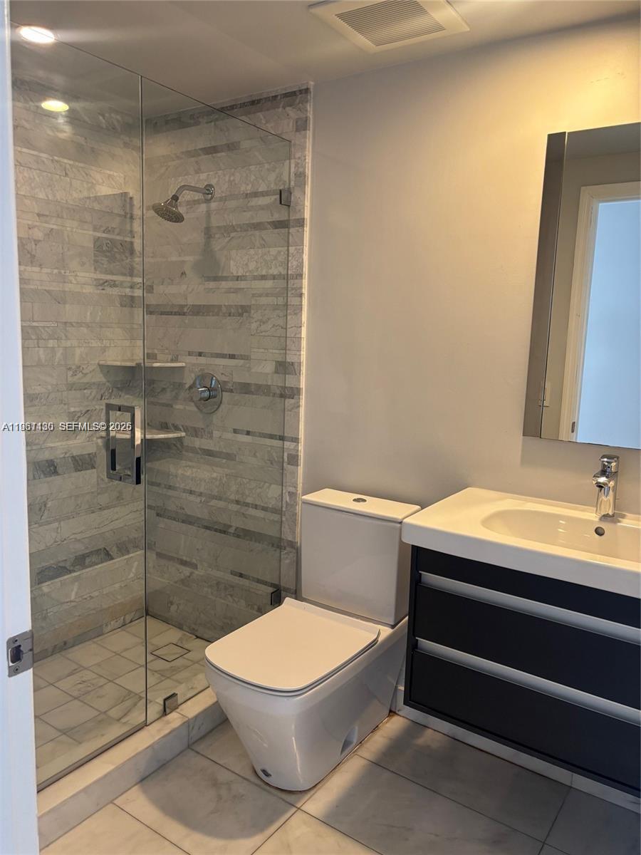 THE PYRAMIDS @ KEY BISCAY - Residential