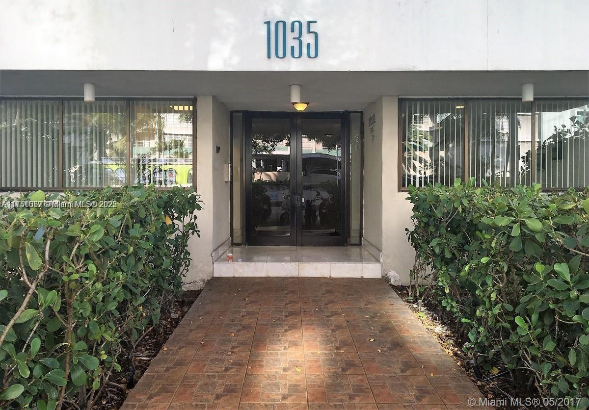 Property for Sale at 1035 West Ave 708, Miami Beach, Miami-Dade County, Florida - Bedrooms: 1 
Bathrooms: 2  - $449,000
