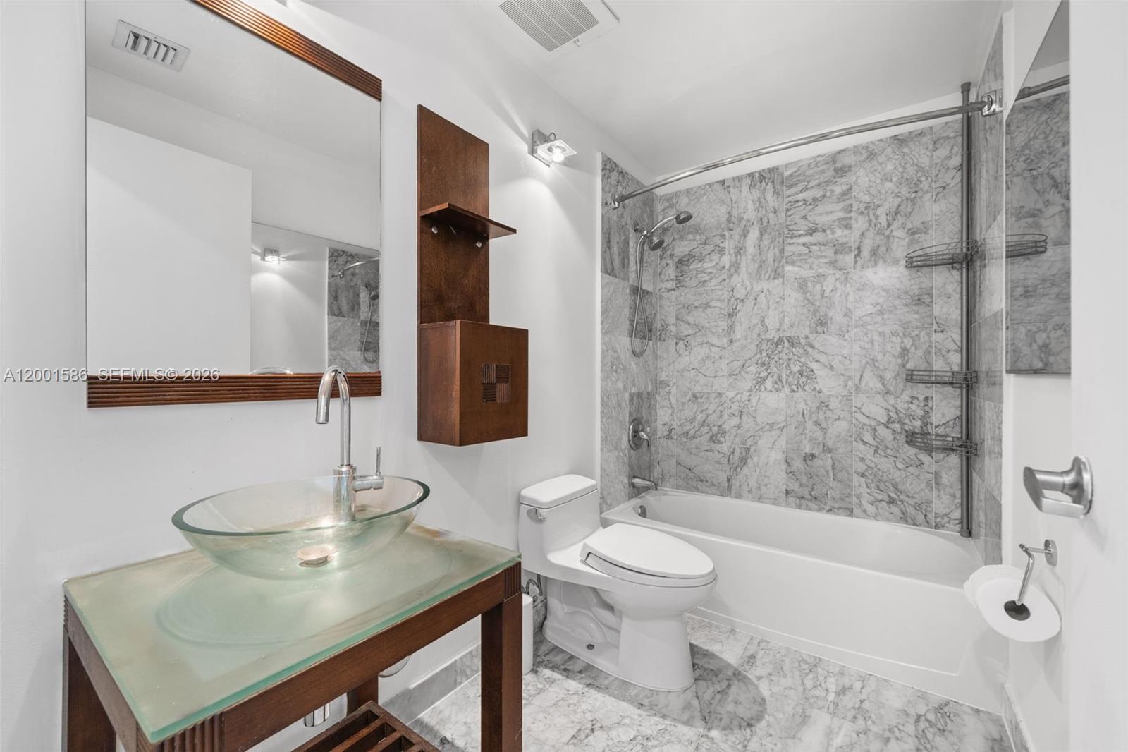 BAY VIEW LOFTS CONDO - Residential Lease