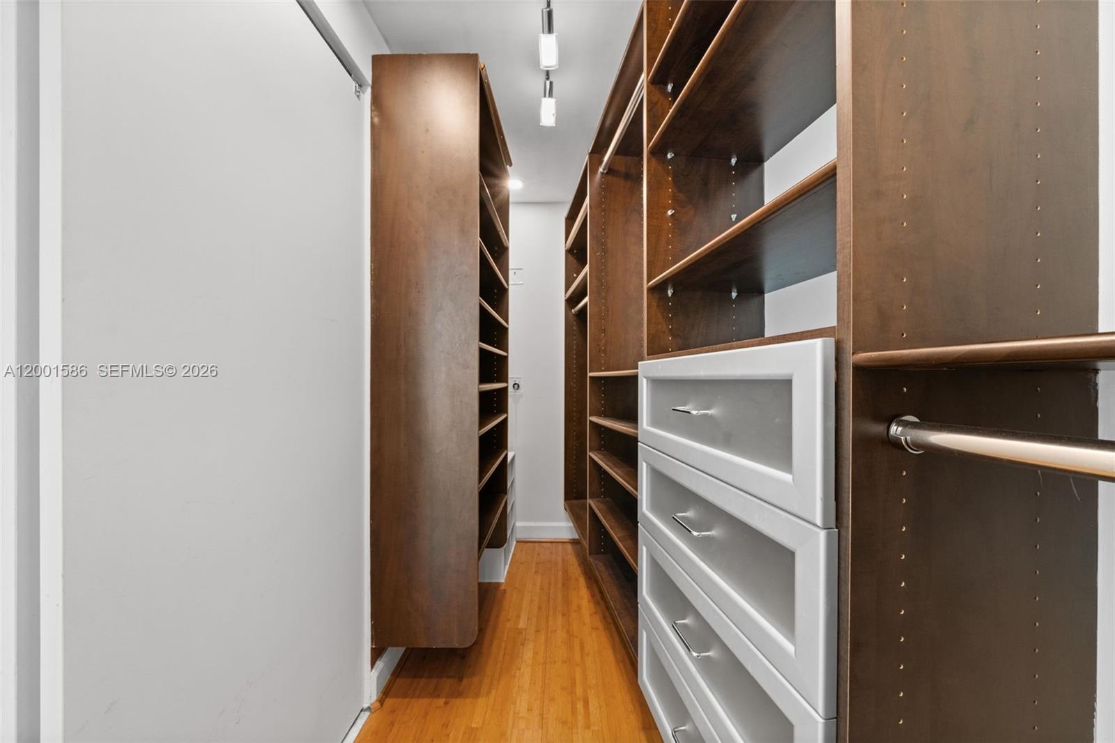 BAY VIEW LOFTS CONDO - Residential Lease