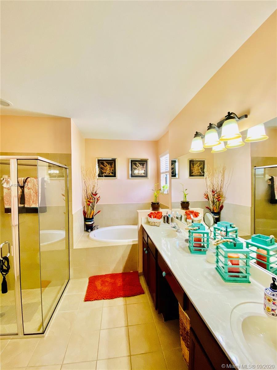 VENETIAN PARC WEST - Residential
