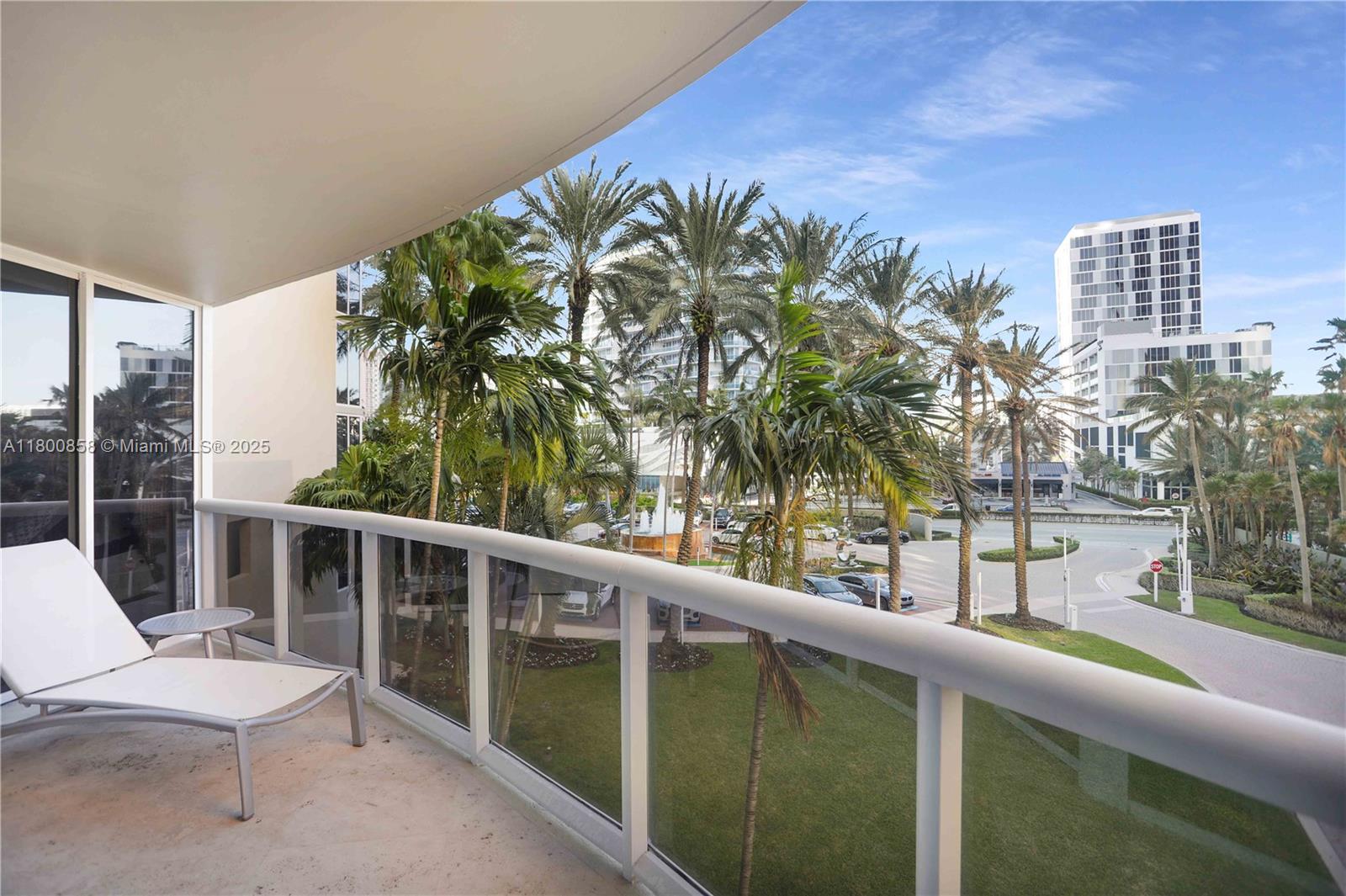 THE PINNACLE CONDO - Residential