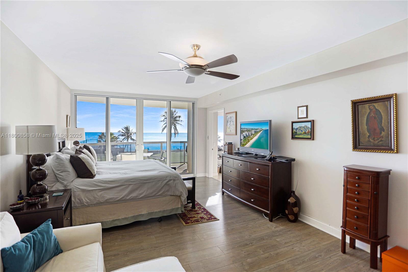 THE PINNACLE CONDO - Residential