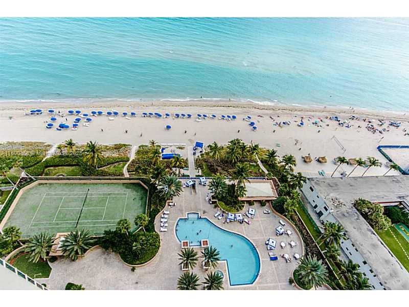 THE PINNACLE CONDO - Residential