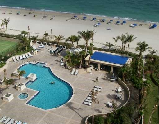 THE PINNACLE CONDO - Residential