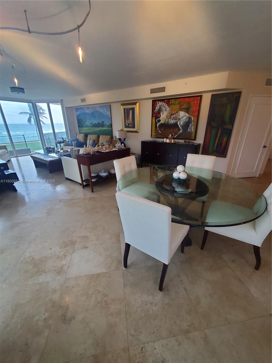 THE PINNACLE CONDO - Residential