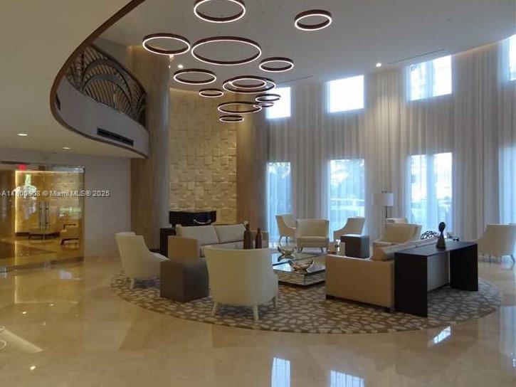 THE PINNACLE CONDO - Residential