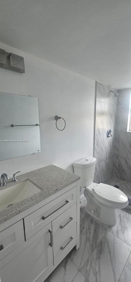 ADMIRALS PORT CONDO WEST - Residential