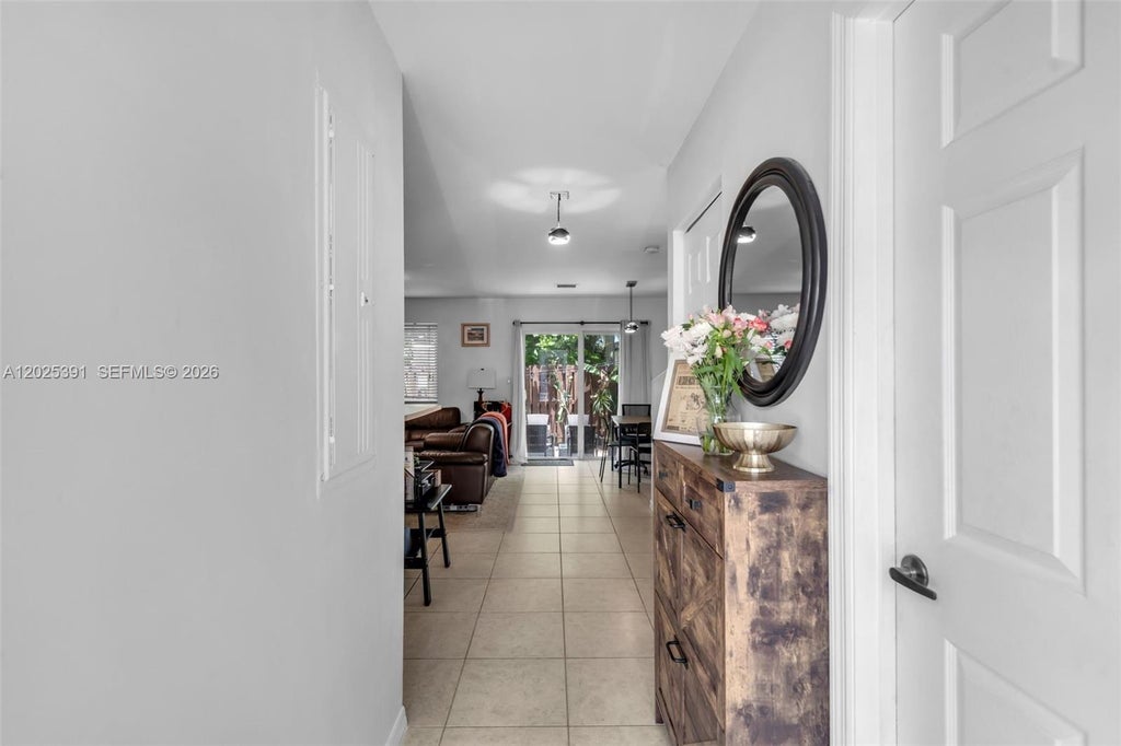 Photo of 212 NE 3rd St #10, Hallandale Beach, FL 33009 (MLS # A12025391)