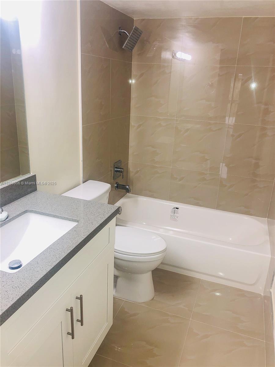 CALUSA CLUB VILG BLDG D N - Residential