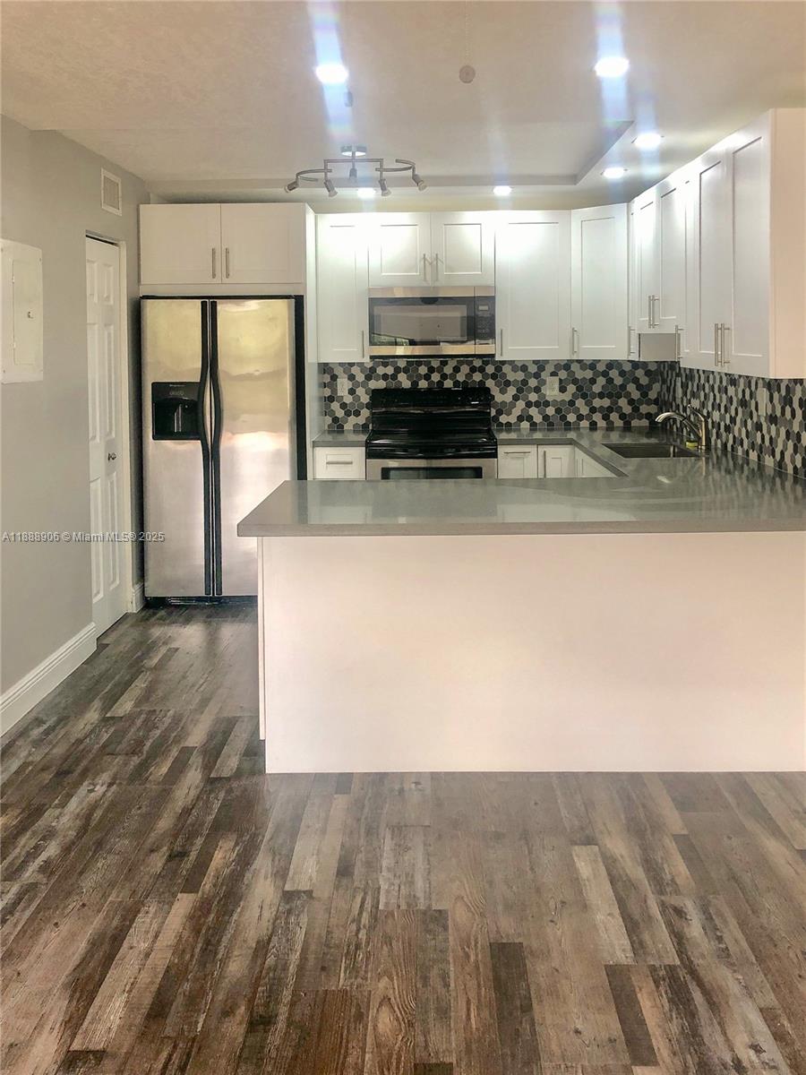 CALUSA CLUB VILG BLDG D N - Residential