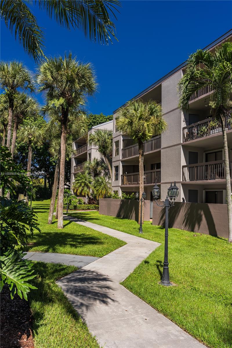 CALUSA CLUB VILG BLDG D N - Residential