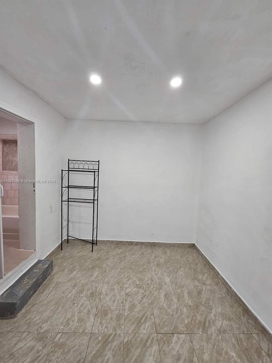 WEST FLAGLER CENTER - Residential Lease