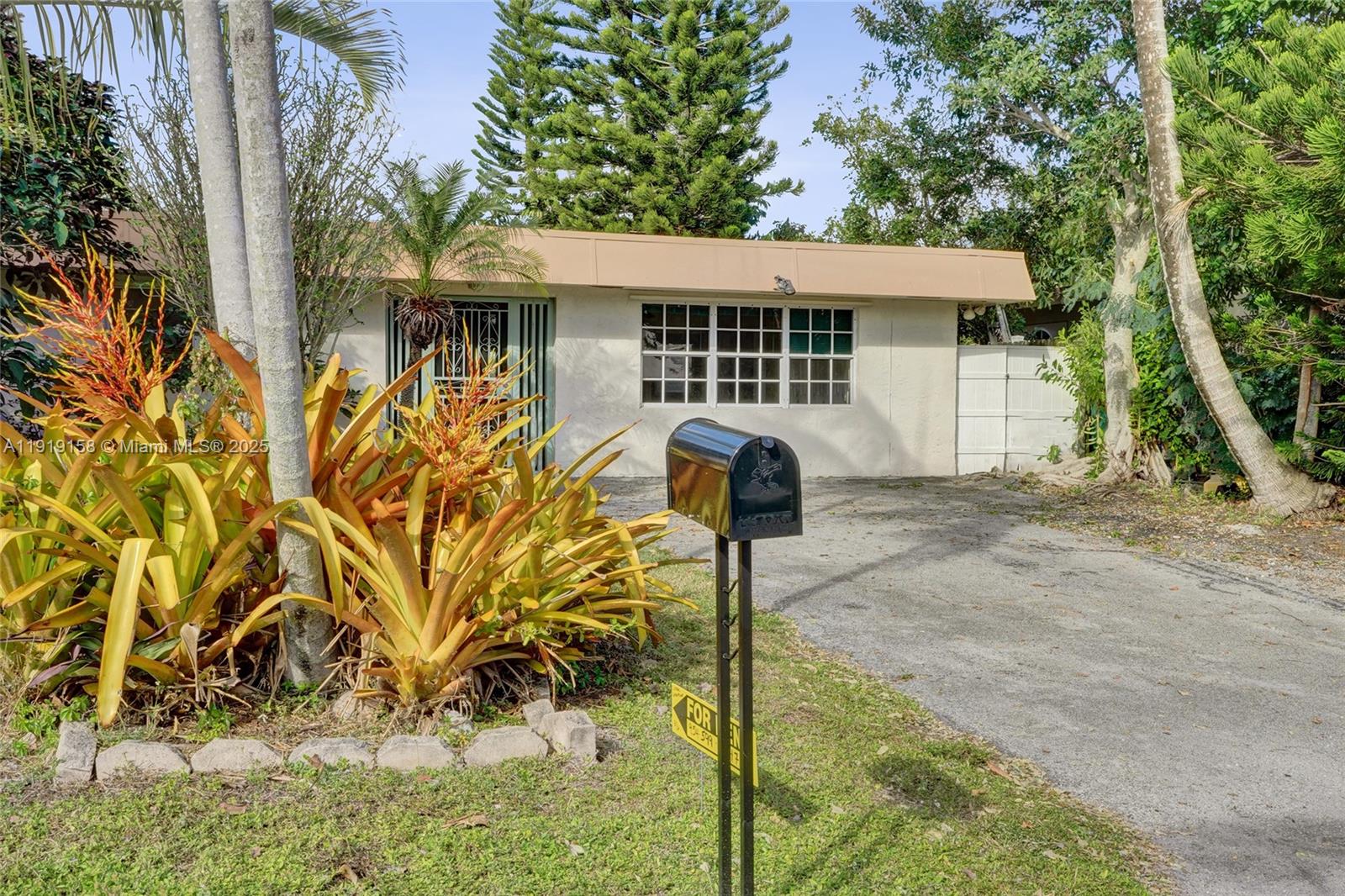 STIRLING LAKE - Residential Lease