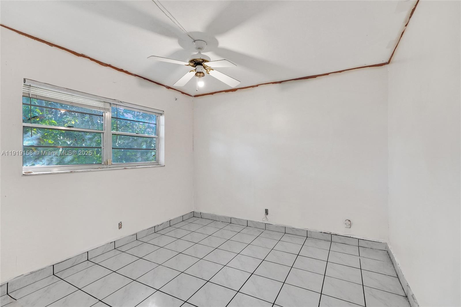 STIRLING LAKE - Residential Lease