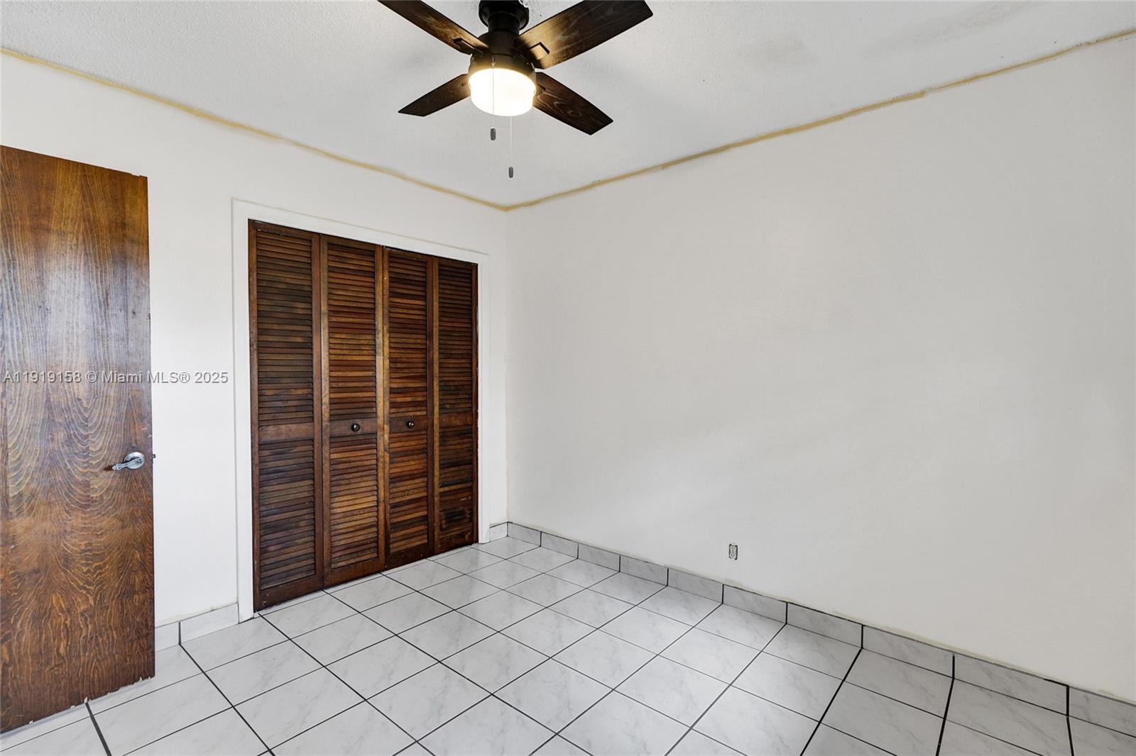 STIRLING LAKE - Residential Lease