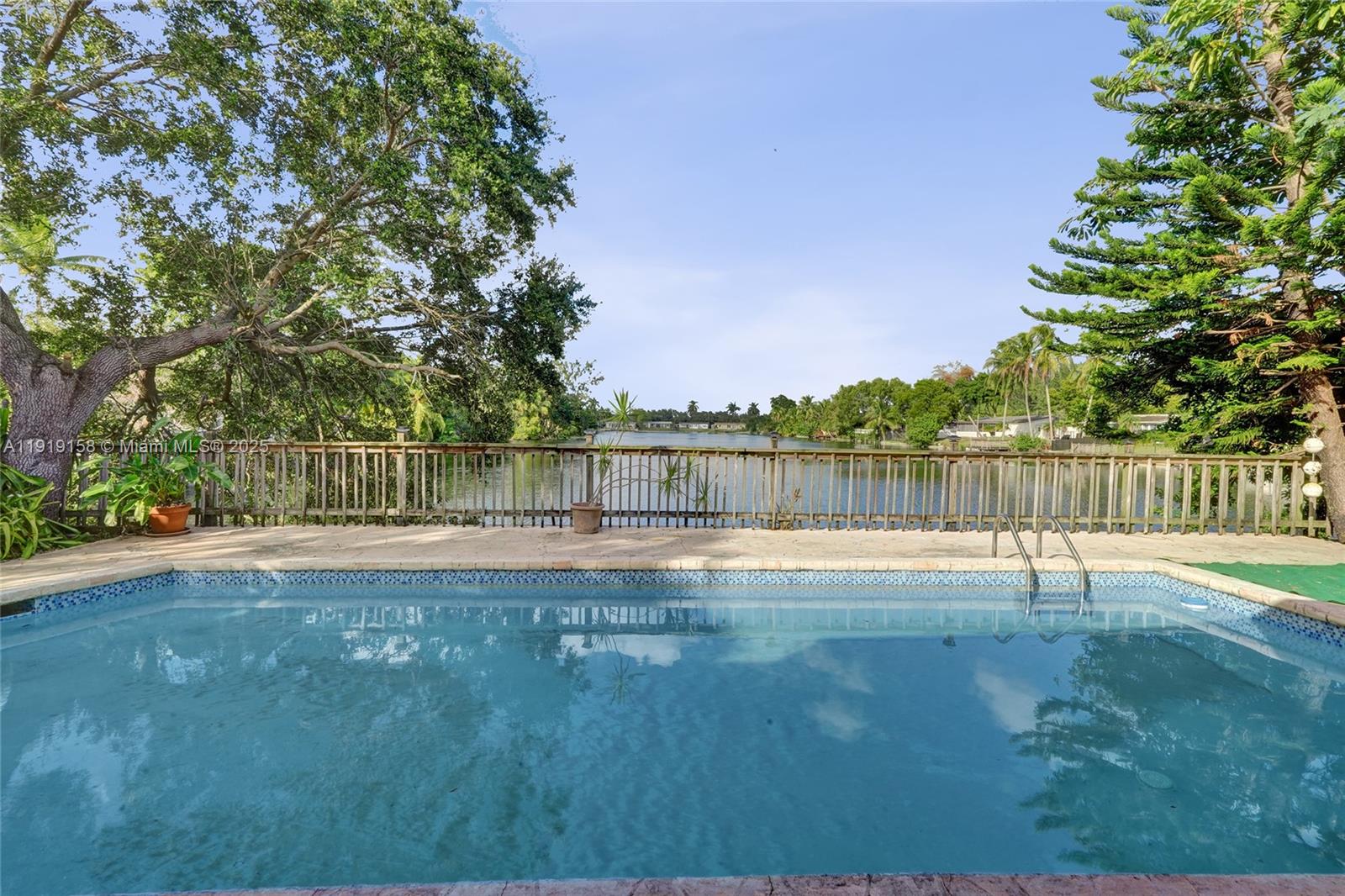 STIRLING LAKE - Residential Lease