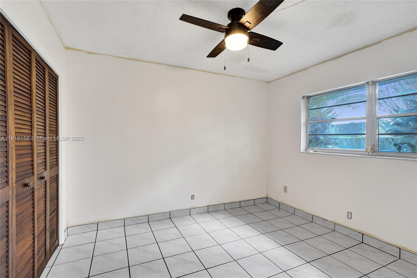 STIRLING LAKE - Residential Lease