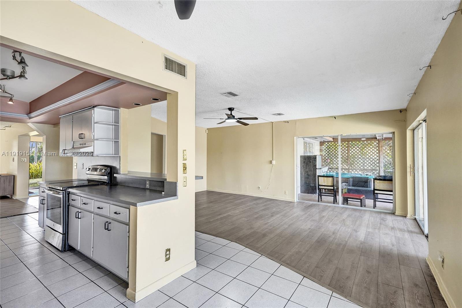 STIRLING LAKE - Residential Lease