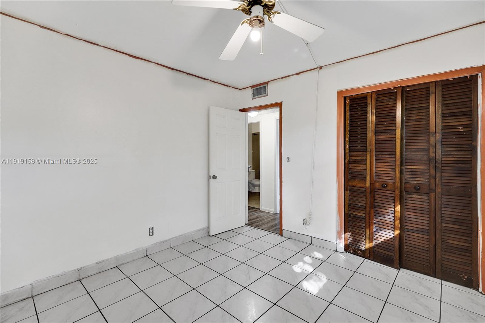 STIRLING LAKE - Residential Lease