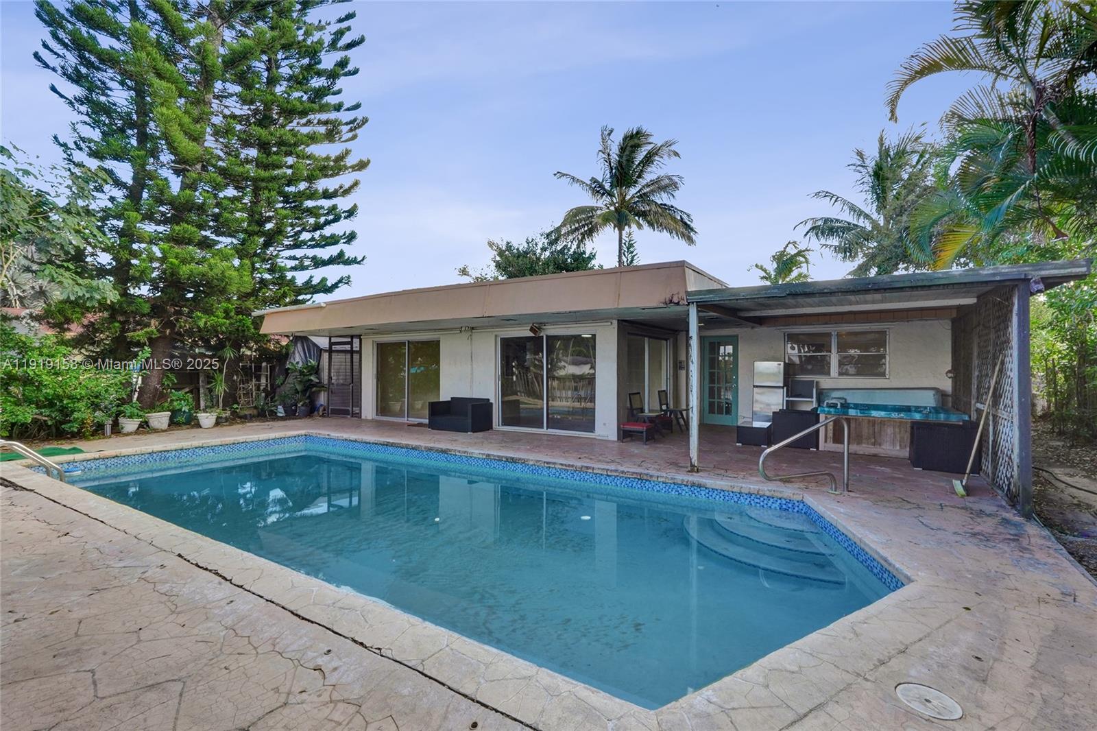 STIRLING LAKE - Residential Lease