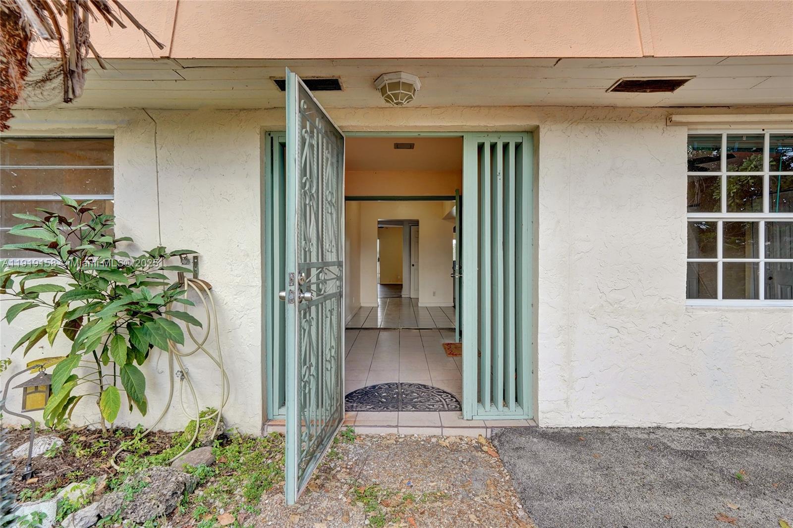 STIRLING LAKE - Residential Lease