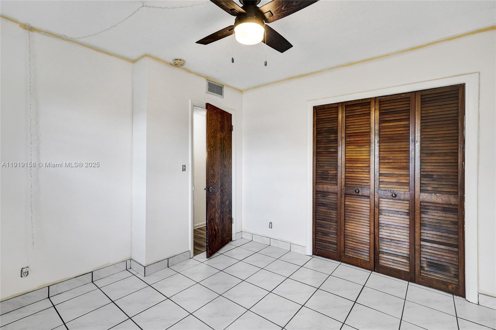 STIRLING LAKE - Residential Lease