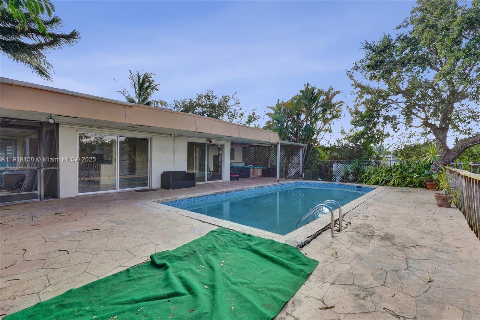 STIRLING LAKE - Residential Lease