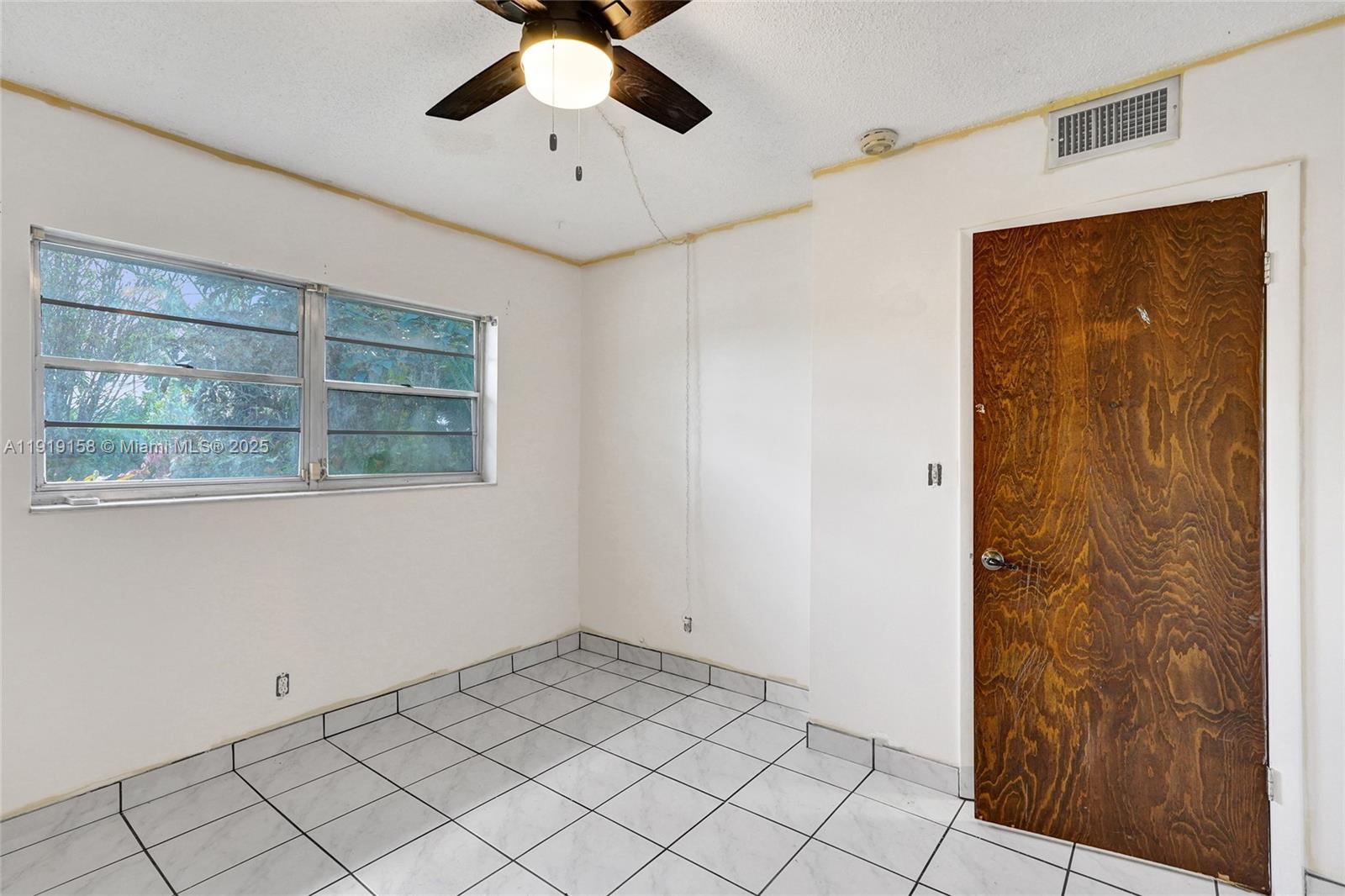 STIRLING LAKE - Residential Lease