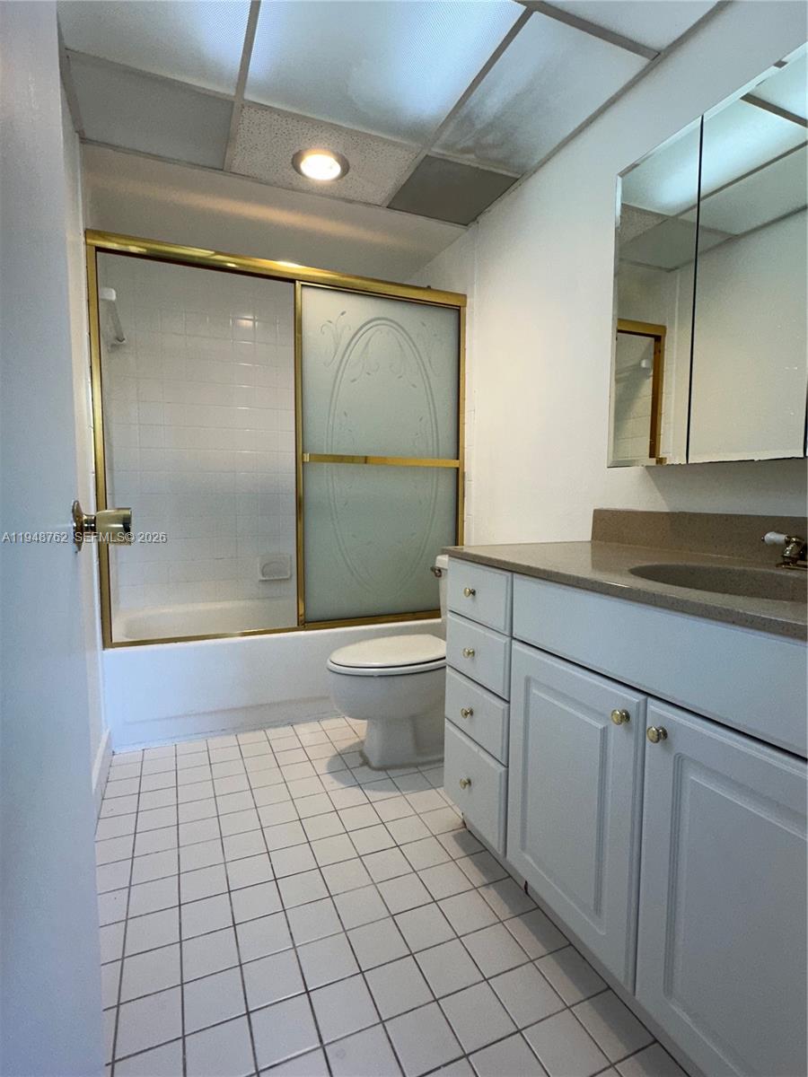 BREAKWATERS OF THE PALM B - Residential