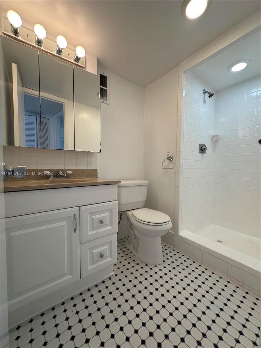 BREAKWATERS OF THE PALM B - Residential